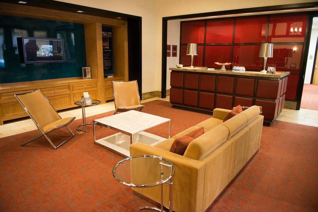 Crystal Quarters Corporate Housing At The Gramercy Arlington Oda fotoğraf
