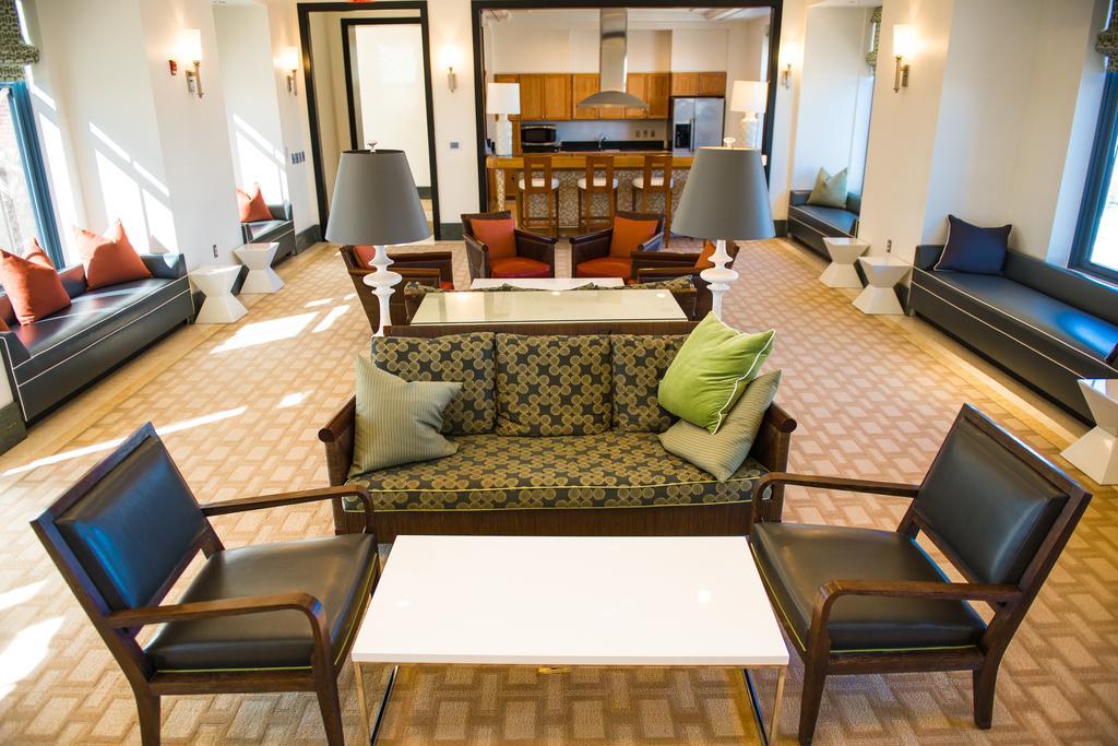 Crystal Quarters Corporate Housing At The Gramercy Arlington Oda fotoğraf